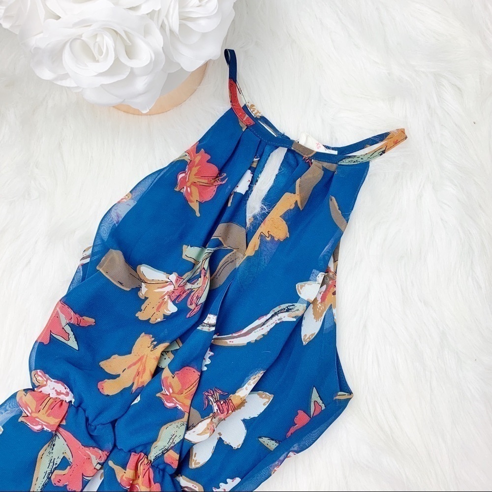 Sienna Sky Blue Floral Key Hole Shift Dress - Picture 2 of 5